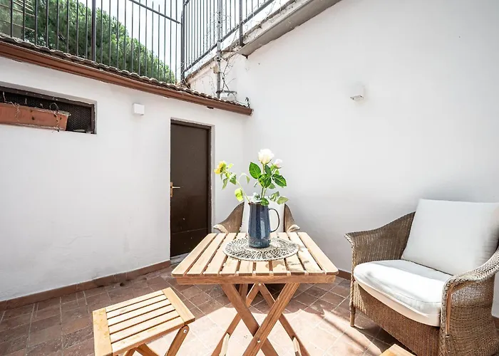 Domus Piramide